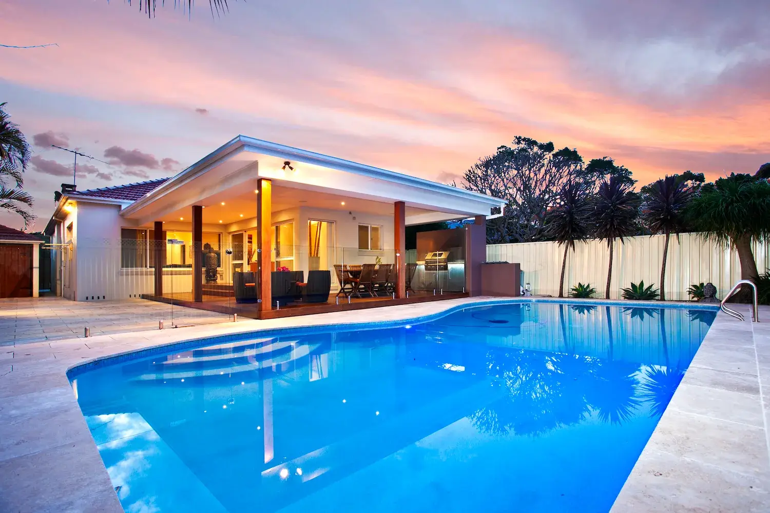 Concrete pool surround with a non-slip finish