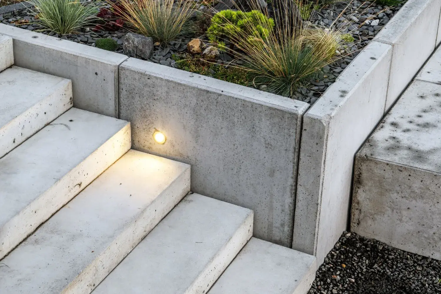 Concrete steps with a durable, even finish